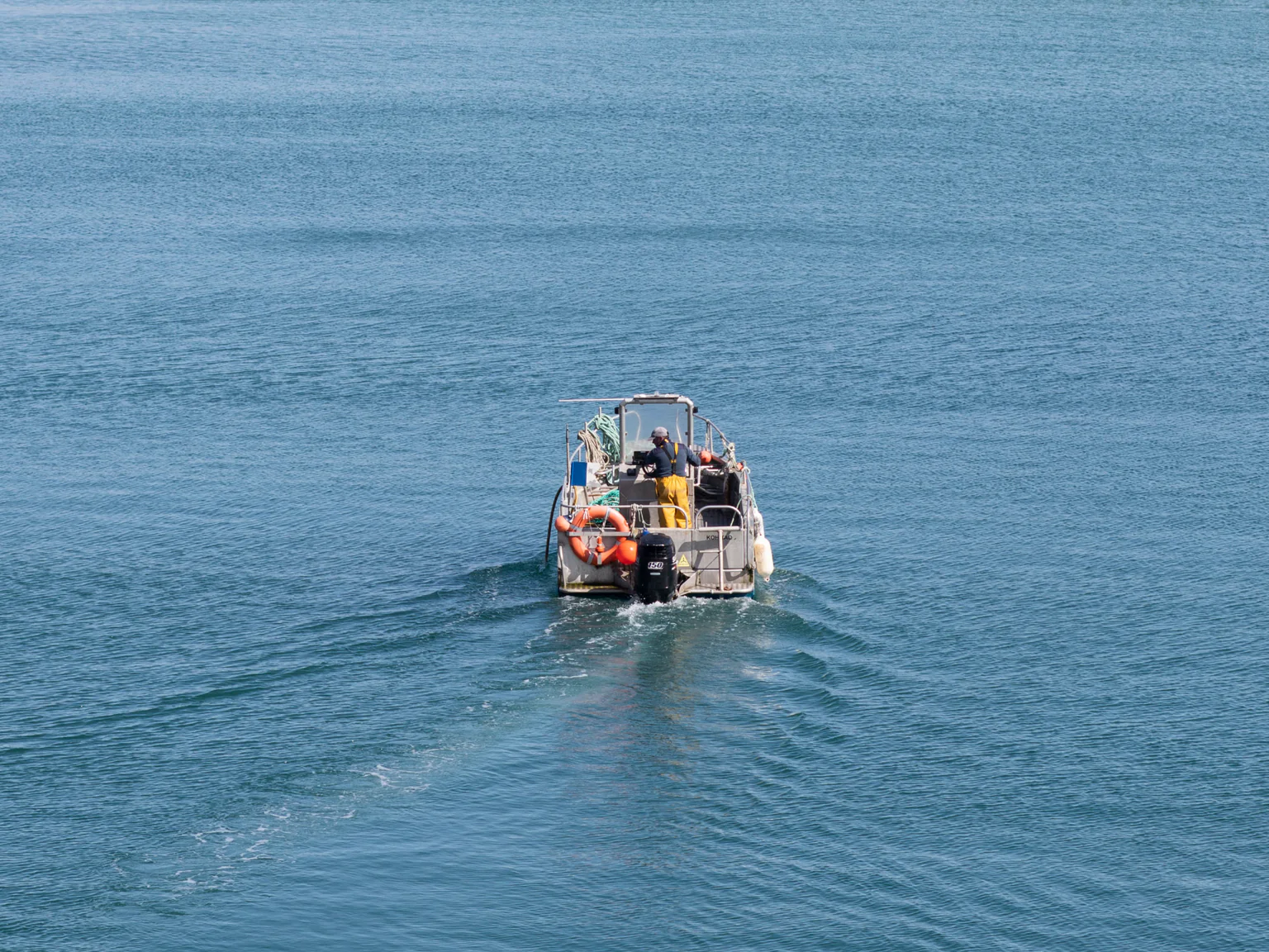 Petit bateau de pĂȘche cĂŽtiĂšre, moins de 12m