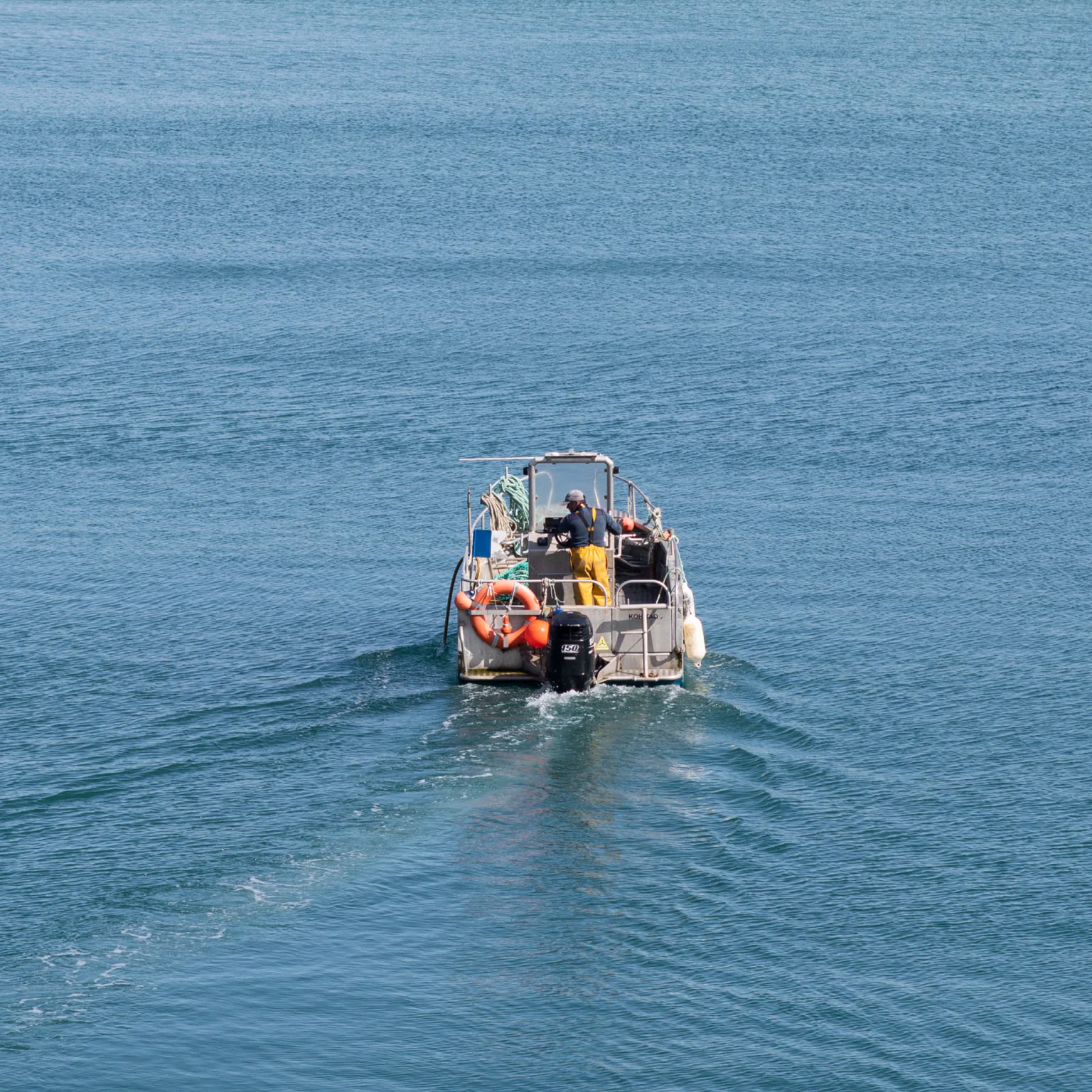 Petit bateau de pêche côtière, moins de 12m