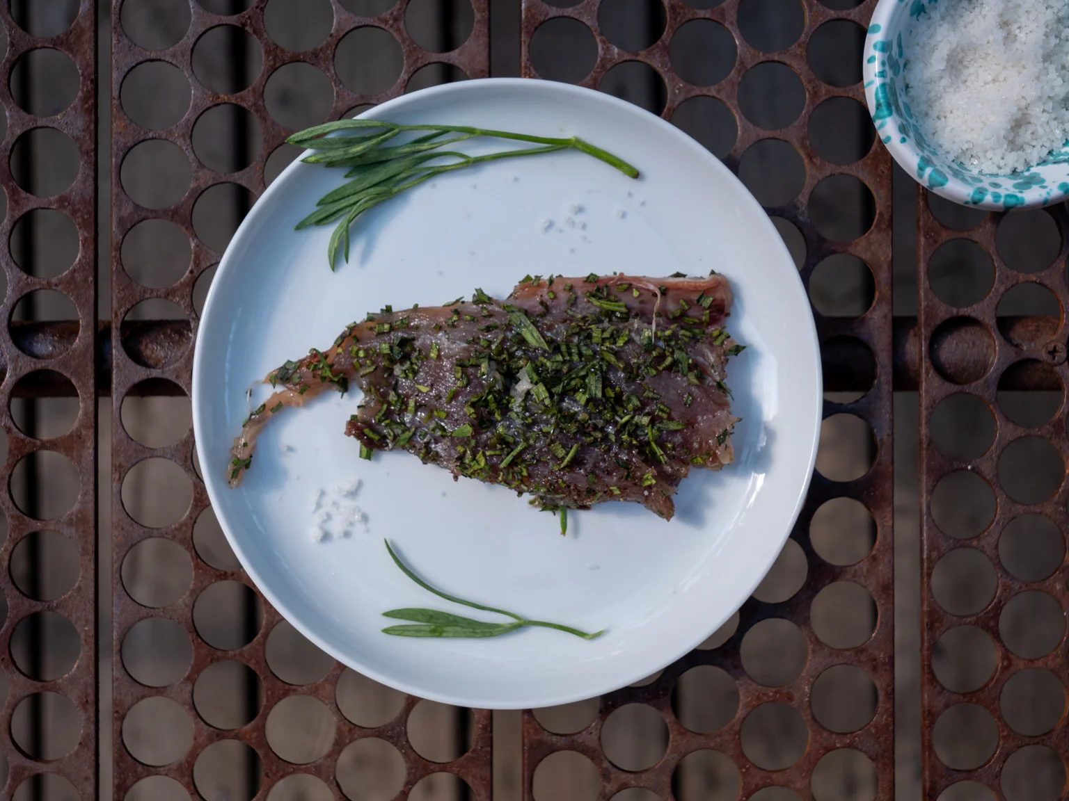 Découvrez notre recette de filet de bonite séchée au sel et à la criste marine.