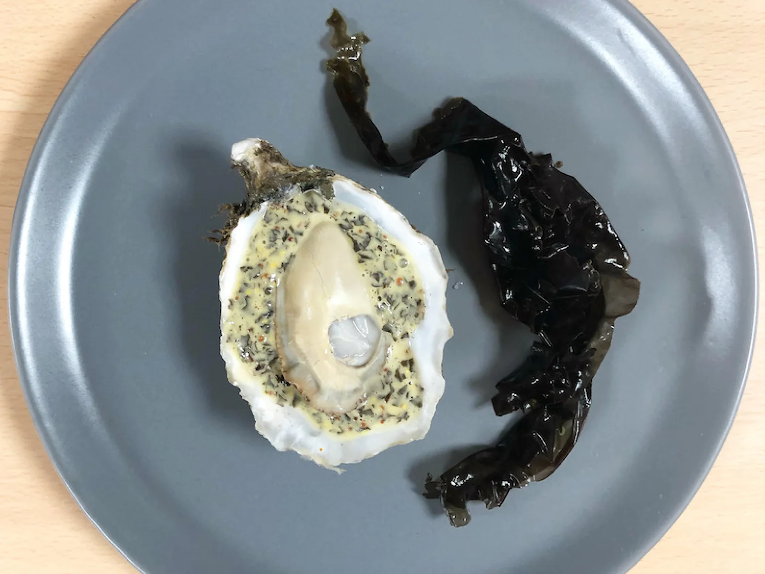 Une recette plus que gourmande et parfaite pour une bonne dose d'iode dès l'apéro : les huîtres pochées.