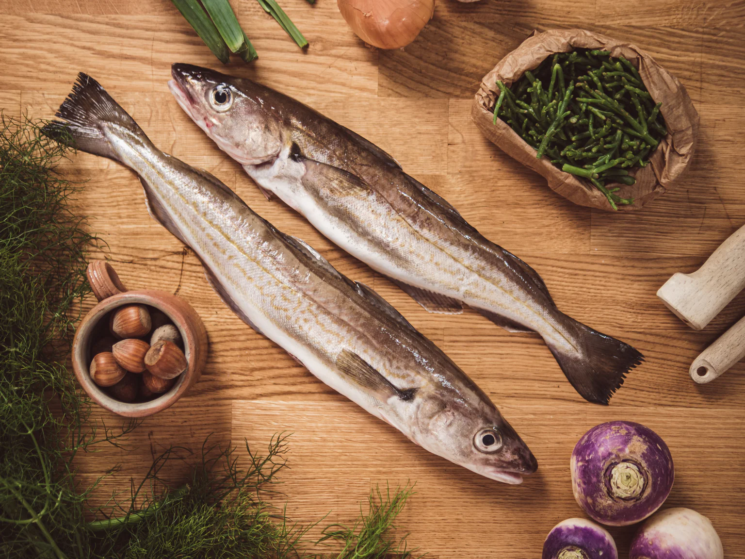 Infusé aux herbes de nos côtes, dégustez votre délicieux merlan simplement. 