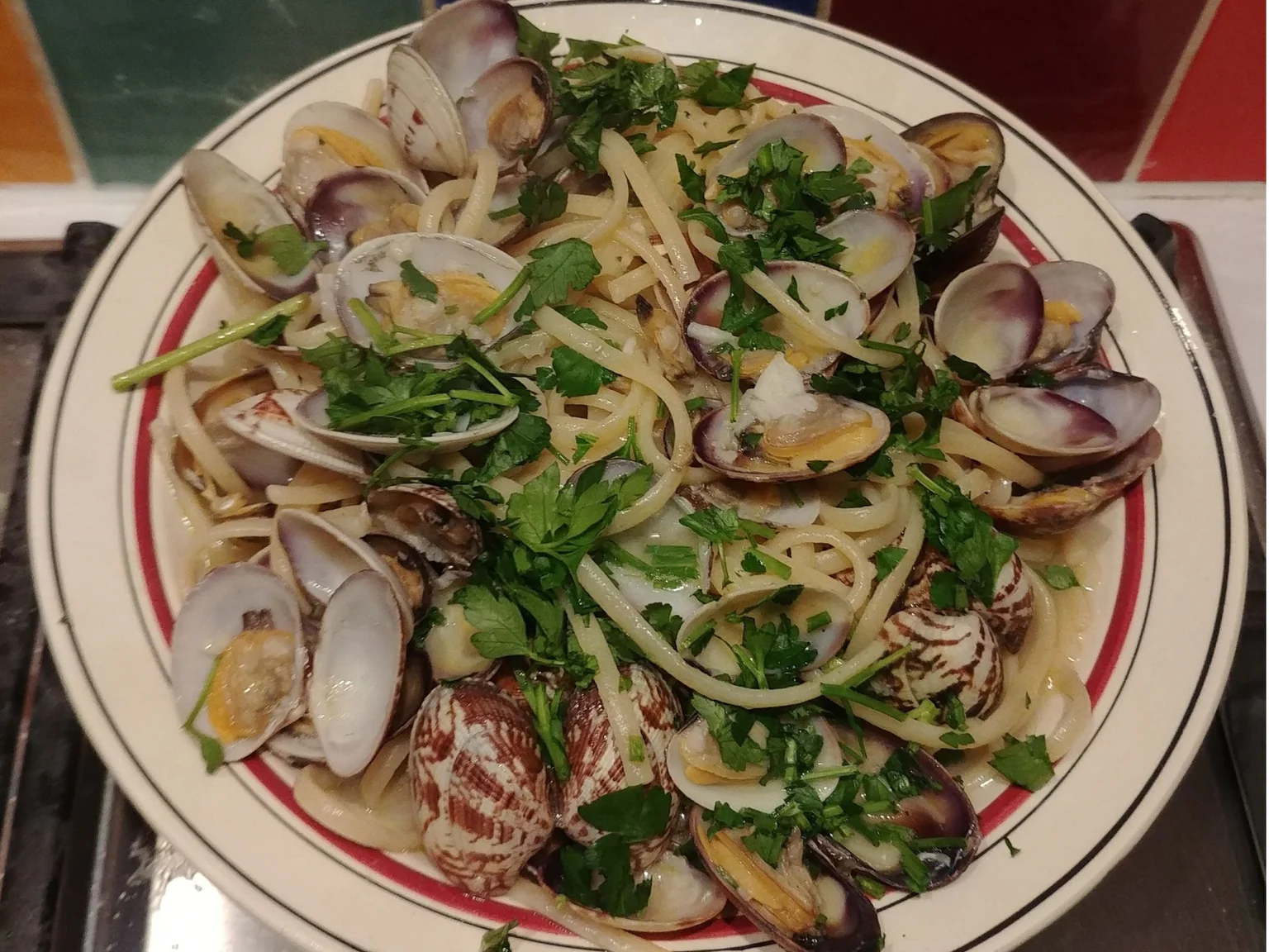 Une savoureuse recette de pâtes aux coquillages, qui fonctionne avec n'importe quels coquillages