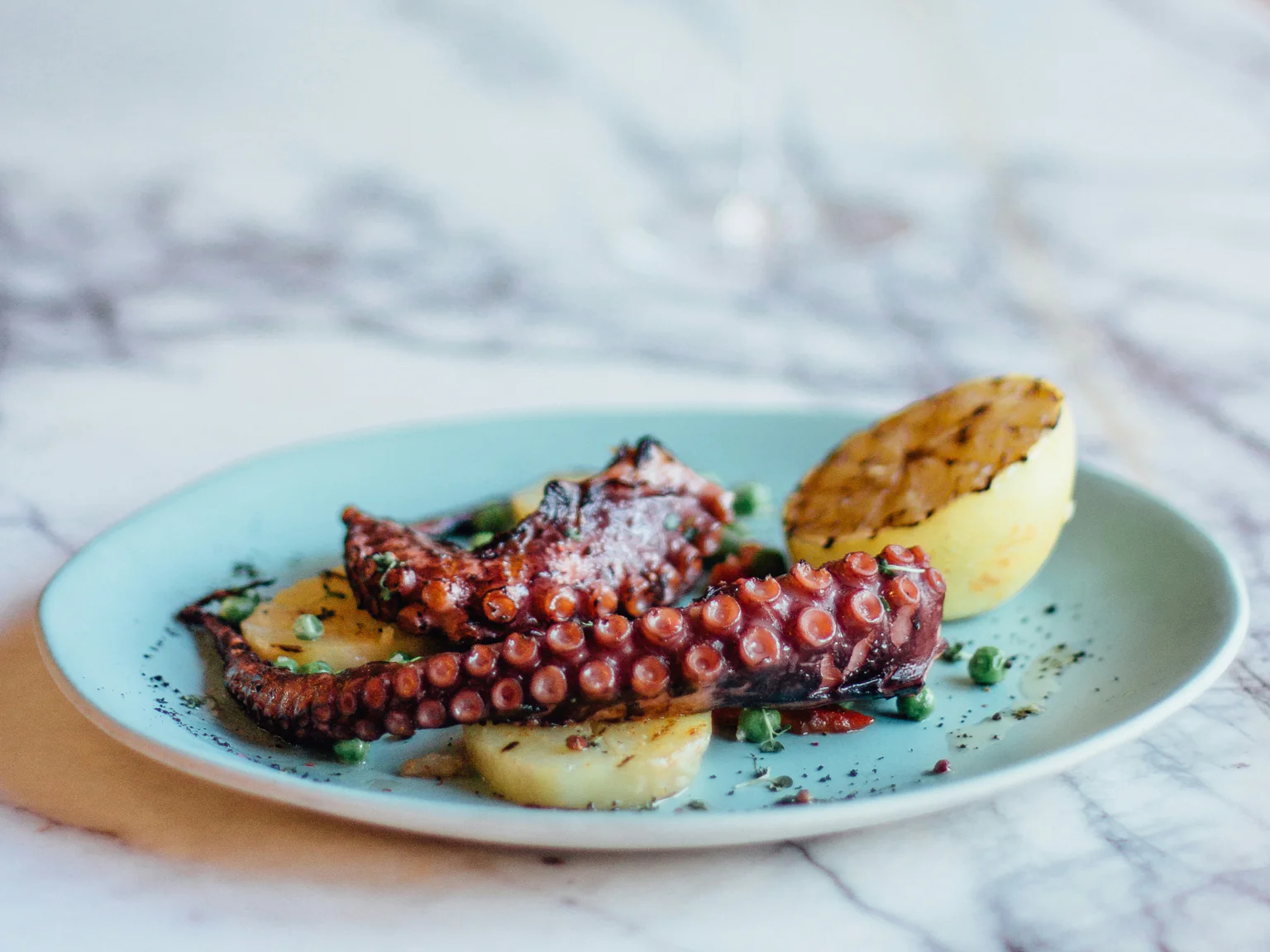 Une recette étonnante de poulpe aux saveurs indiennes pour régaler vos convives.