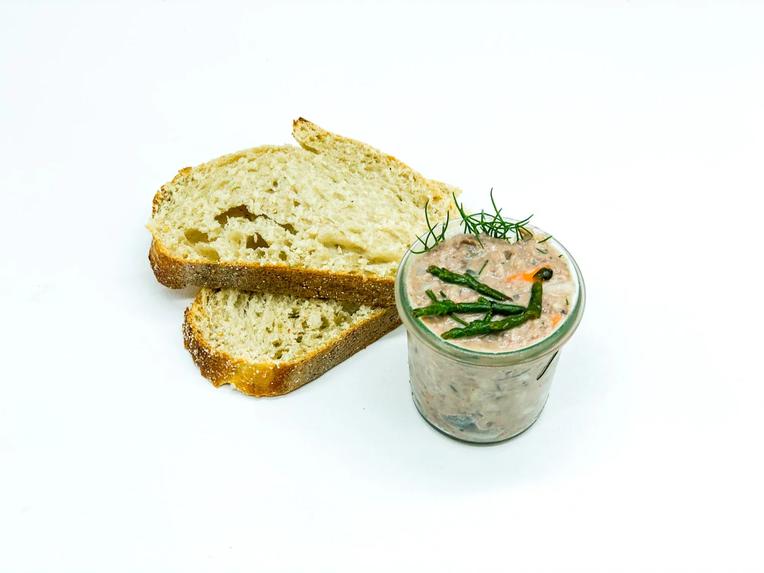 4, 5 ingrédients, quelques minutes de préparation et vous sublimez votre apéro avec vos rillettes de tête de thon. 