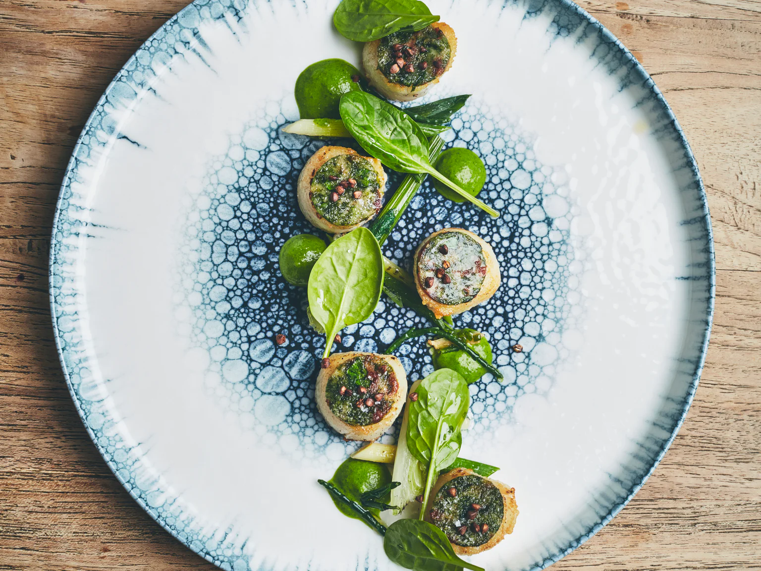 Saint-Jacques, coulis de cresson, châtaigne et sarrasin