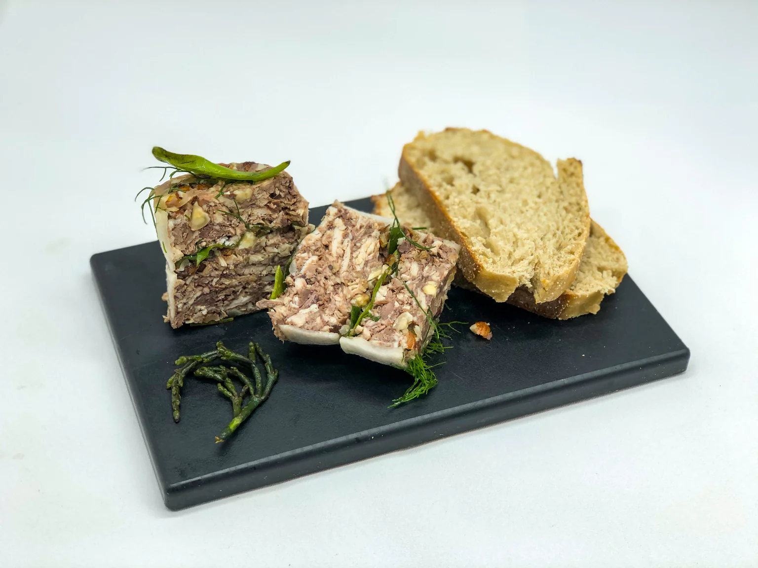Recycler une tête de thon et en une délicieuse terrine.