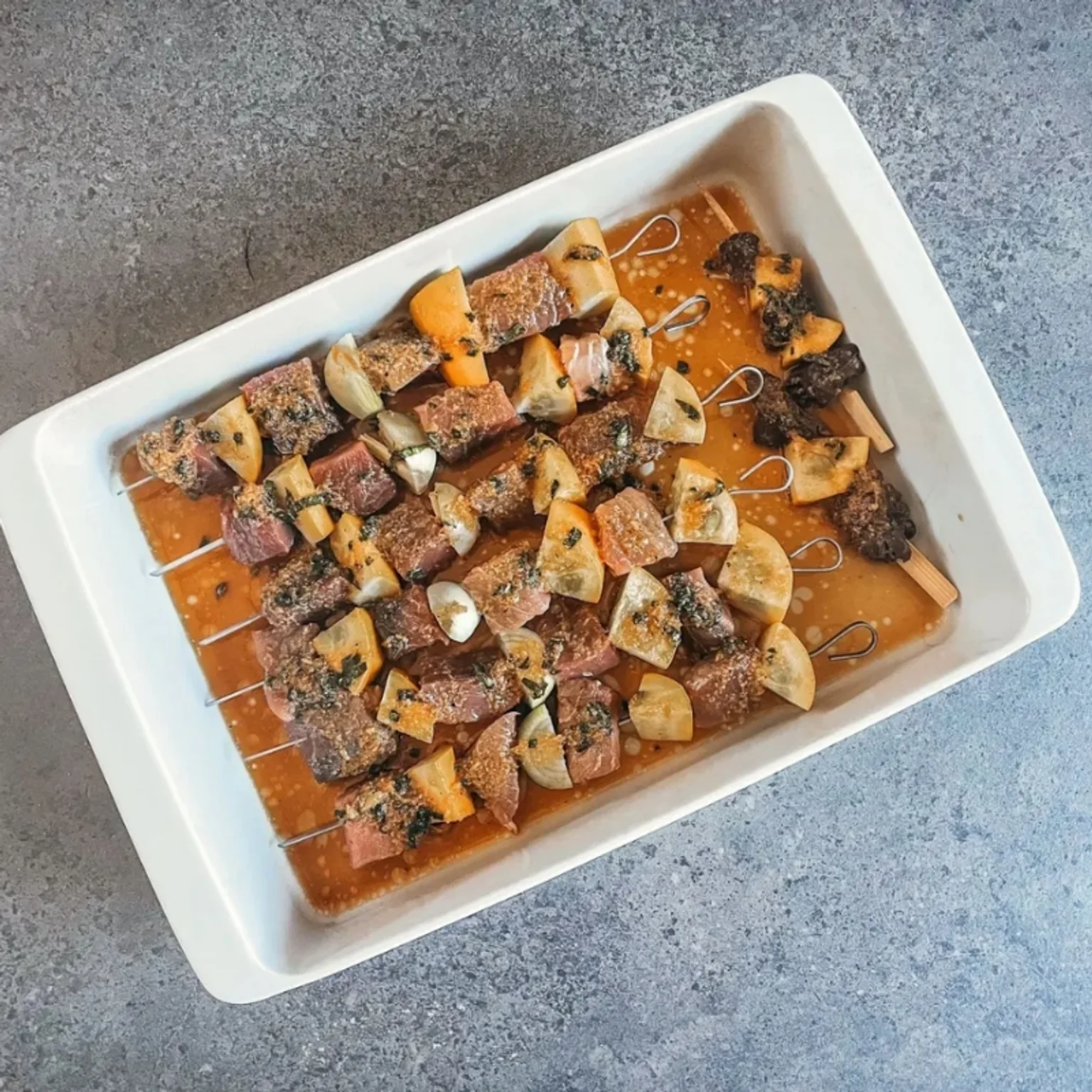 6 brochettes de thon rouge, prêtes à cuire au barbecue 