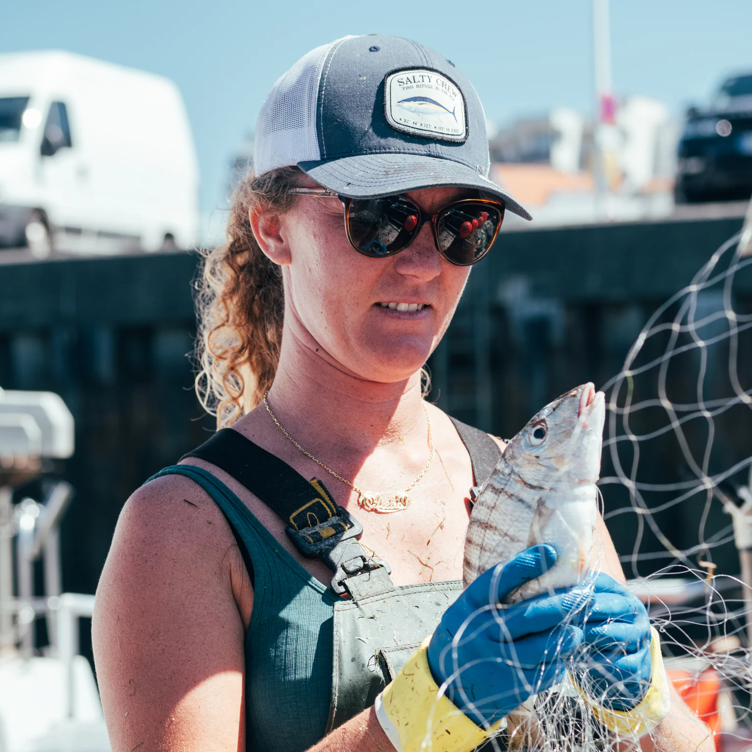 Découvrez l'histoire émouvante de Délia, héritière d'une tradition familiale envoûtante. 