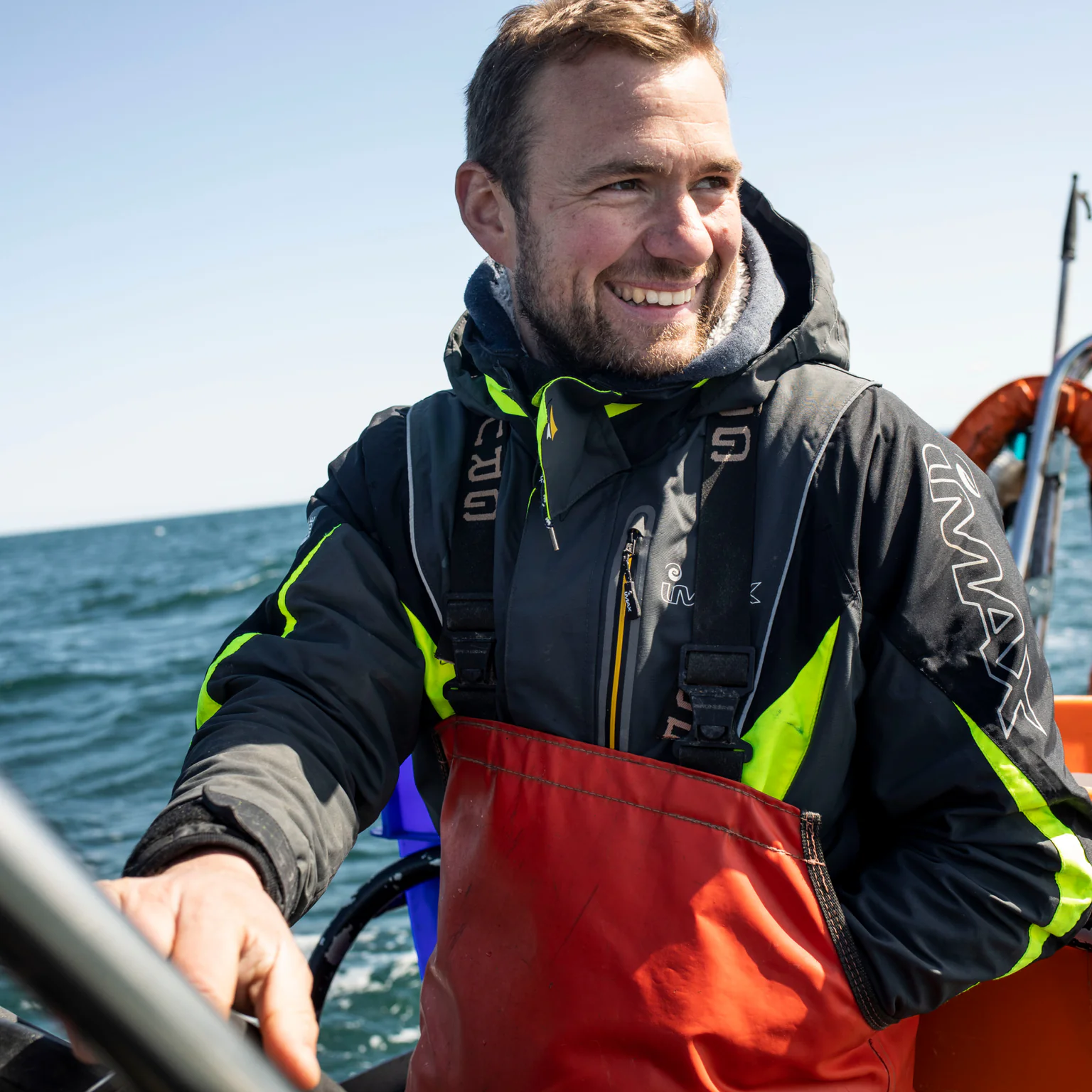 Plongez dans l'univers de Victor avec sa méthode sélective et respectueuse de l'environnement.