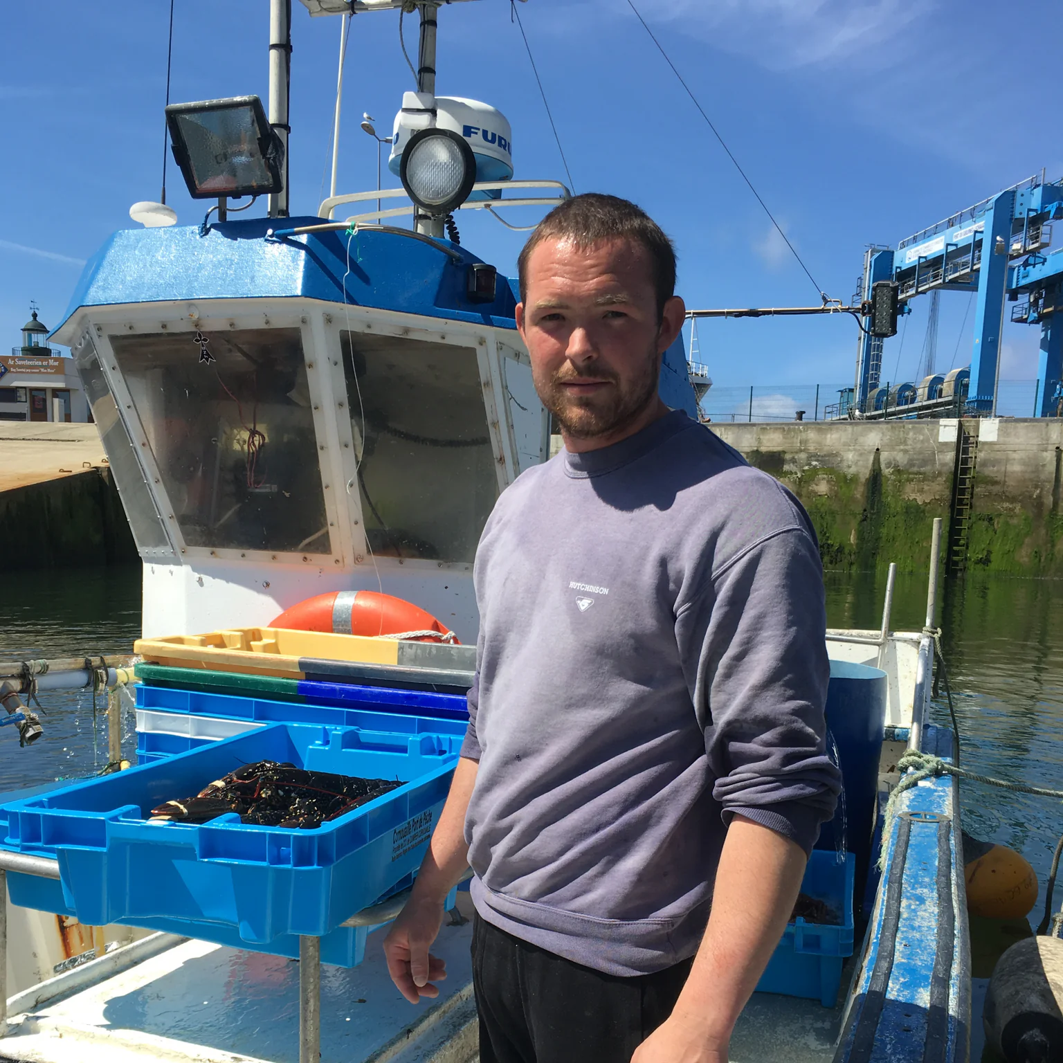 Spécialiste du casier au Guilvenec, Loïc Violon pêche homards, araignées et étrilles à proximité de la côte.