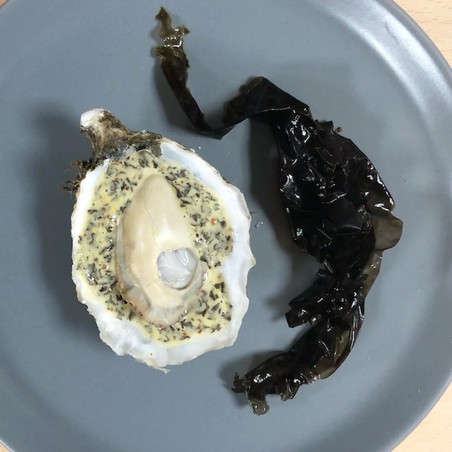 Une recette plus que gourmande et parfaite pour une bonne dose d'iode dès l'apéro : les huîtres pochées. 