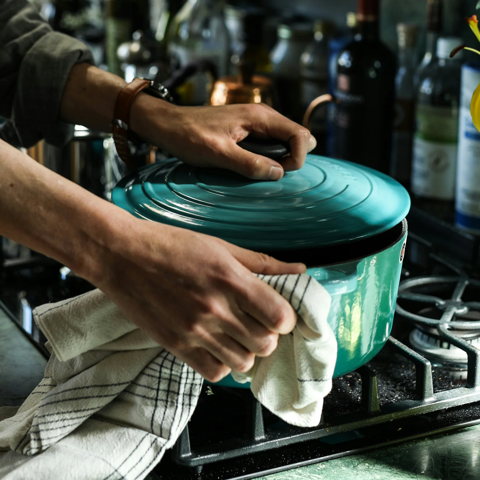 Un festin marin : Tourteau, étrille, gros sel, poivre, bouquet garni.